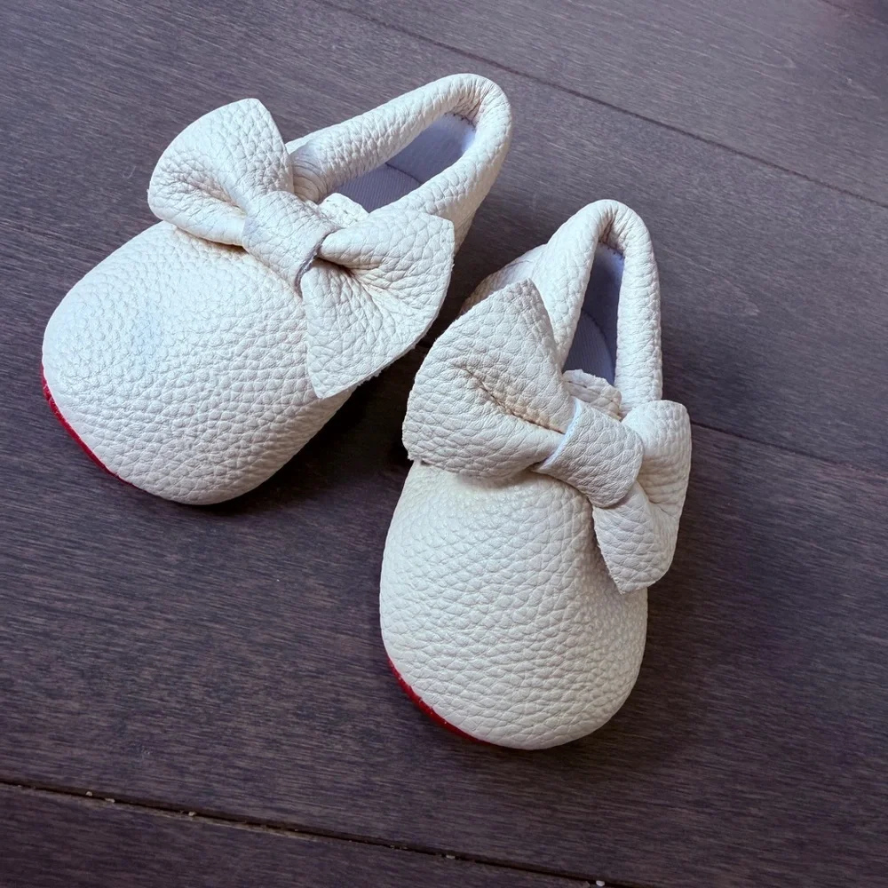 Baby Bow Slip-On Shoes in Cream